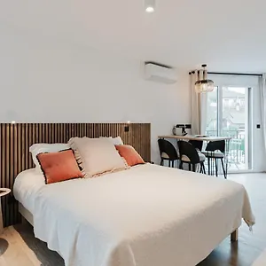 Neostelia Aparthotel